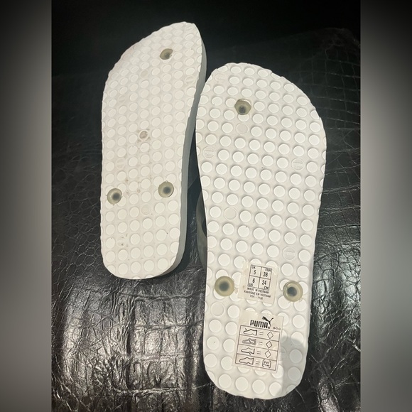 NEW Puma flip flop women’s - Picture 2 of 5